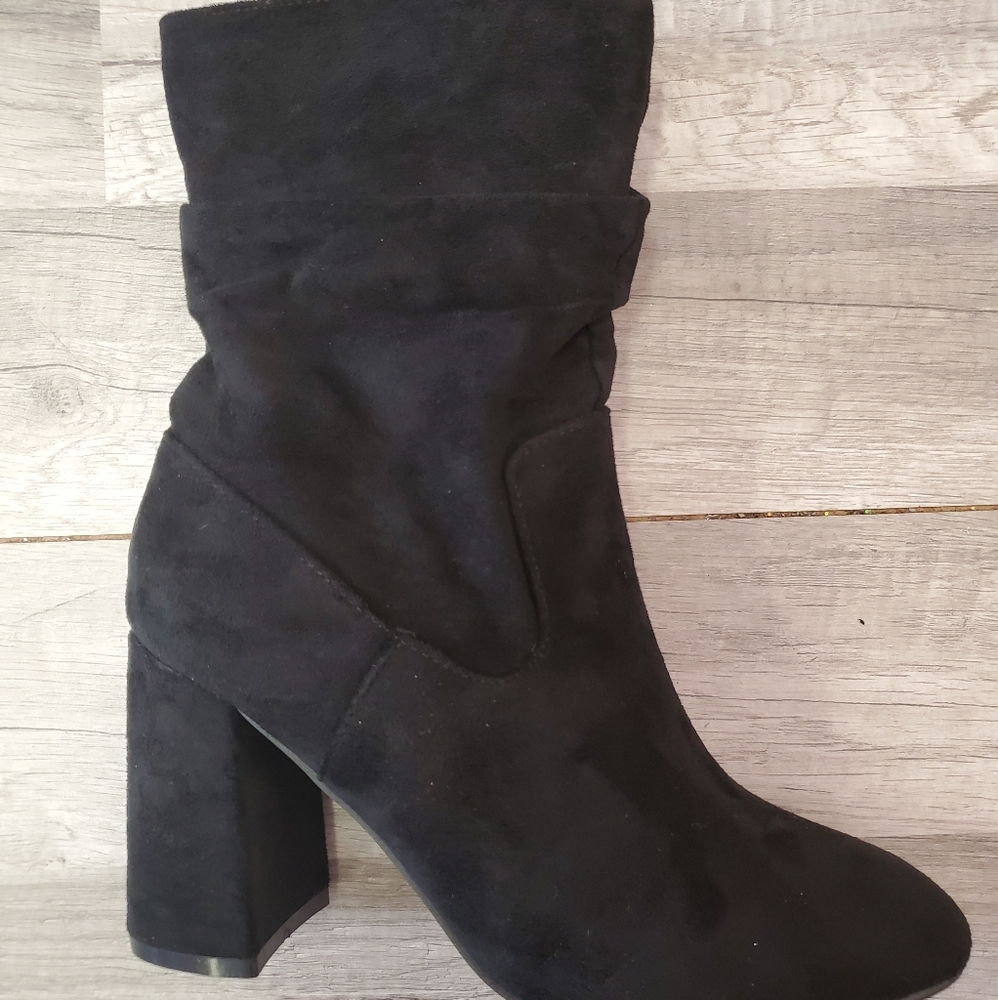 ❄ Black Faux Suede Bootie - Picture 3 of 3
